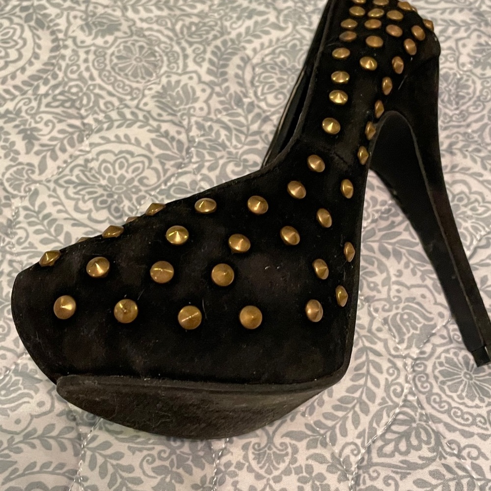 Studded Platform Heels - Picture 6 of 8